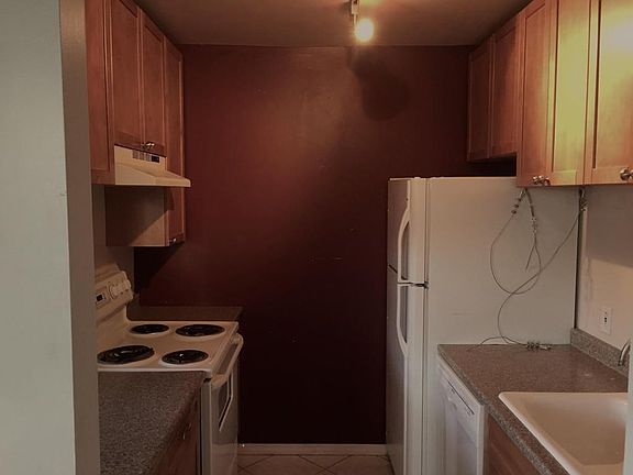 5th image of 201 Thorndike St Unit 1-21