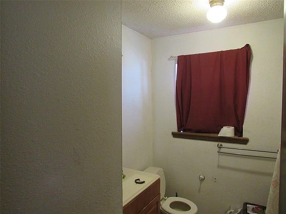 5th image of 805 SW 4th St