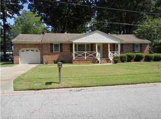300 McCosh Dr, Chesapeake, VA 23320