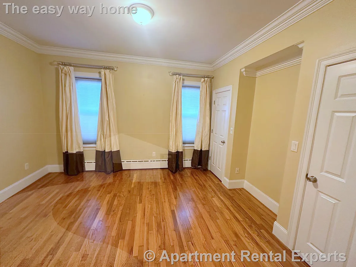 Photo 2 of 12 - 268 River St #4 - Cambridge, MA Building Photo - 268 River St #4
