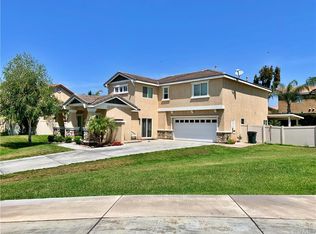 1528 W South St, Rialto, CA 92376