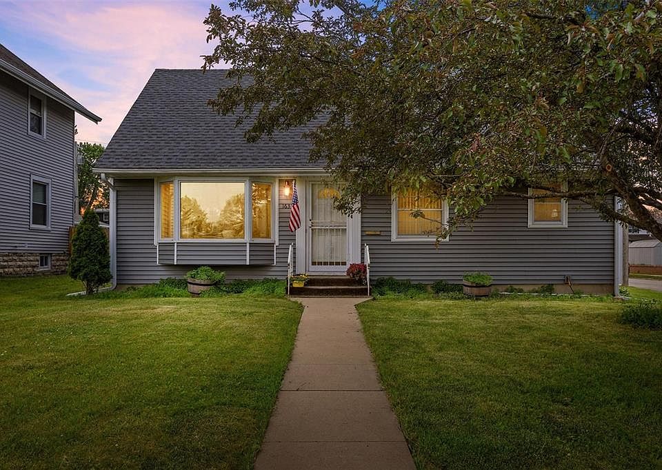 1st image of 1631 Maple Dr NW