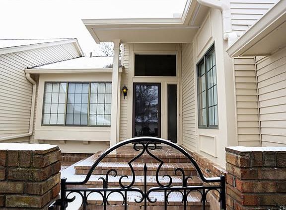 3rd image of 6903 Pebblecreek Woods Dr #1