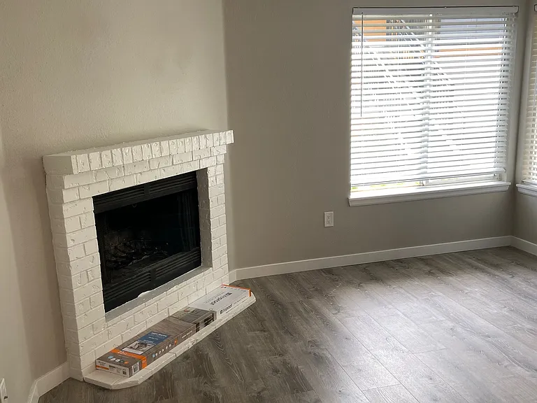 NE 148th Ln — Photo 11