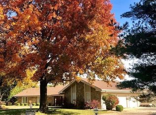 12660 Lakeland Dr, Country Club, MO 64506