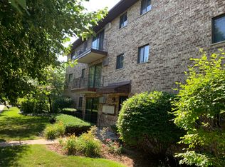 7045 98th St APT 201, Chicago Ridge, IL 60415