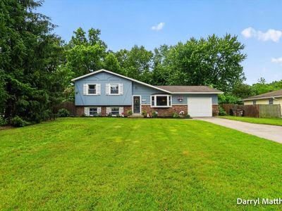 2046 Galahad St NE, Grand Rapids, MI, 49525
