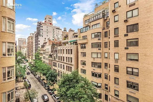 Sold by Sotheby's International Realty | media 2