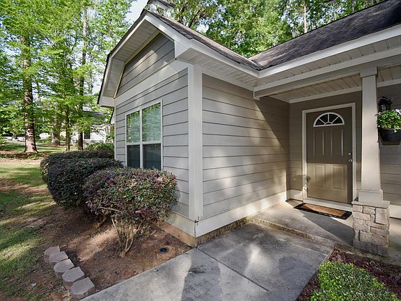 4th image of 875 Stillwaters Dr