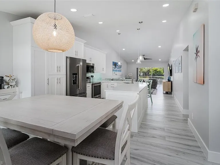 834 Gulf Pavilion Dr #204 — Photo 4