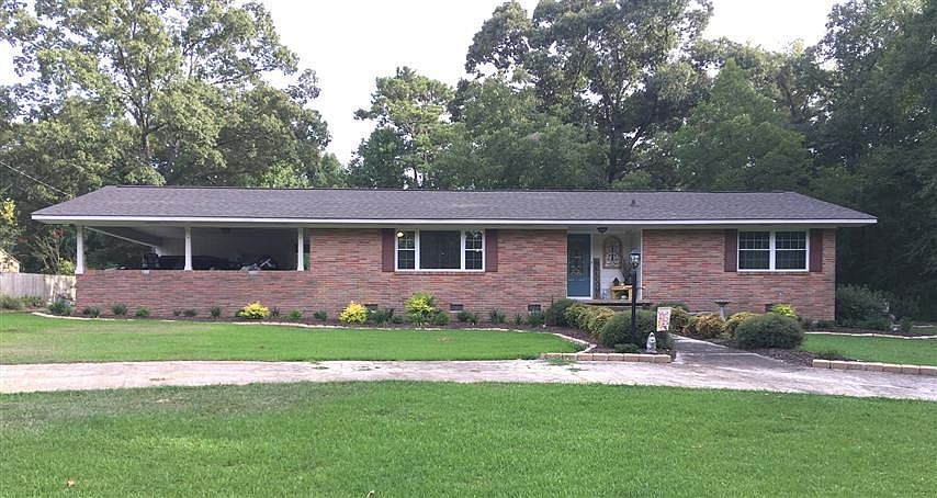 1st image of 660 Lakewood Dr NE