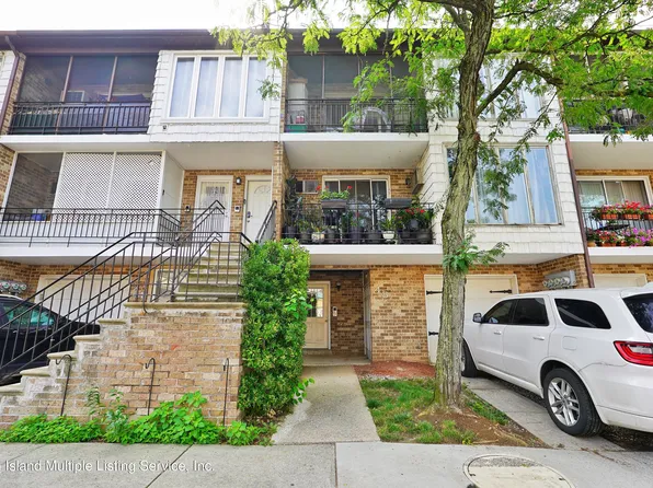 48 Racal Ct, Staten Island, NY 10314