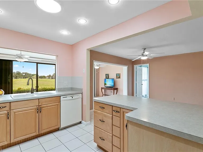 4105 Lakewood Blvd #E-18 — Photo 17