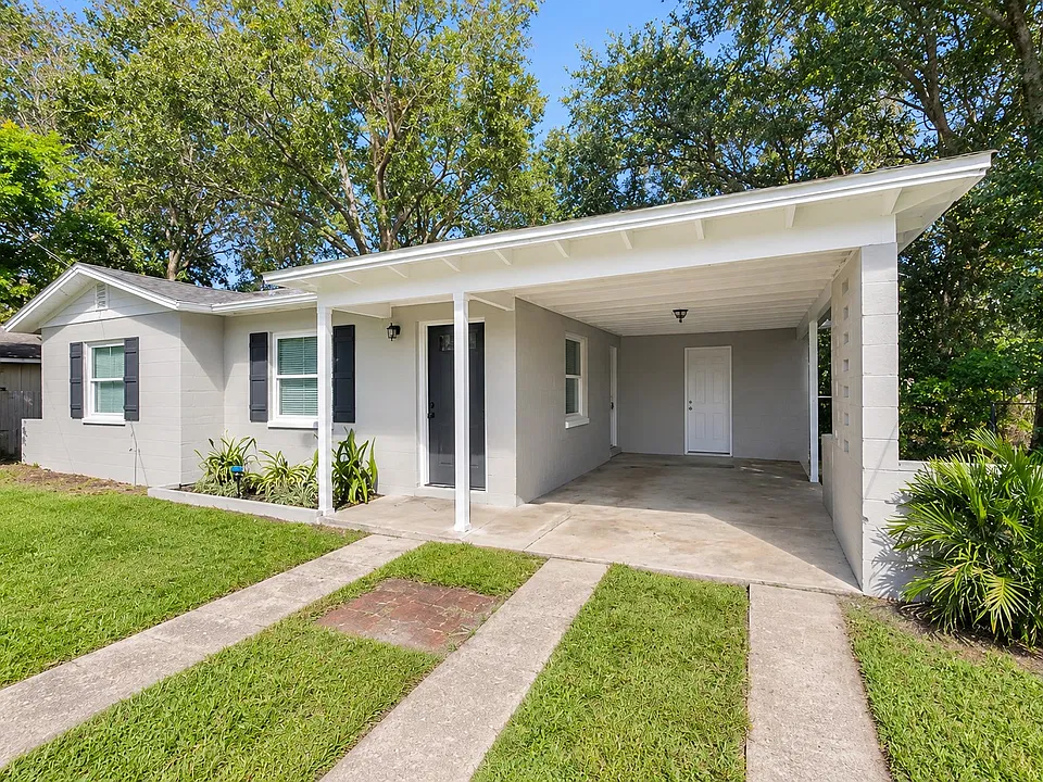 235 W 43rd St