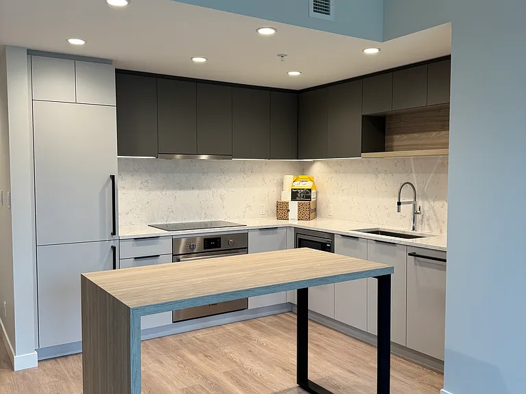 567 Emerson St #30 — Photo 2