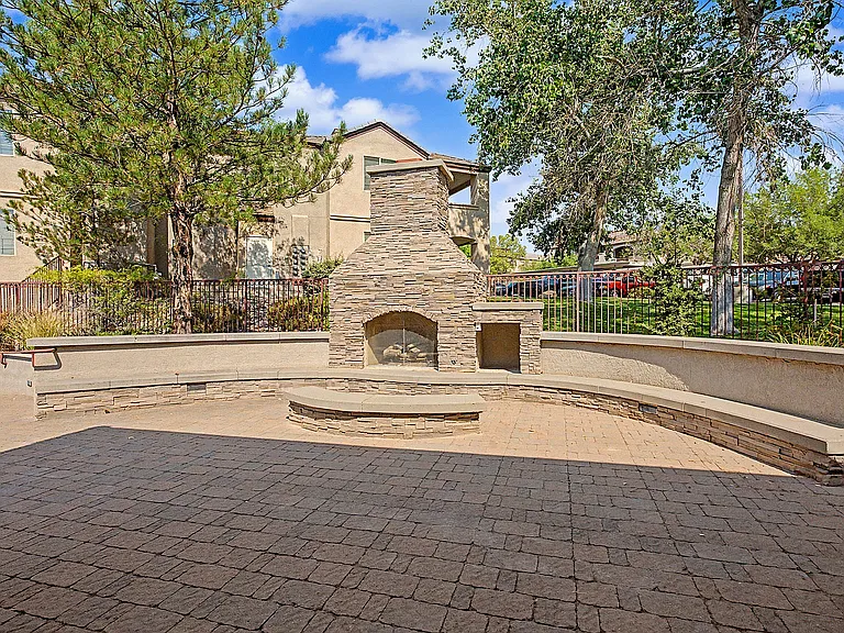 6200 Montano Plaza Dr NW Albuquerque, NM-18