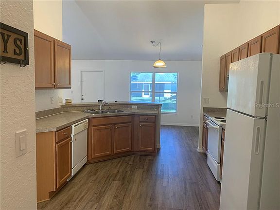 4th image of 1583 Nora Ln