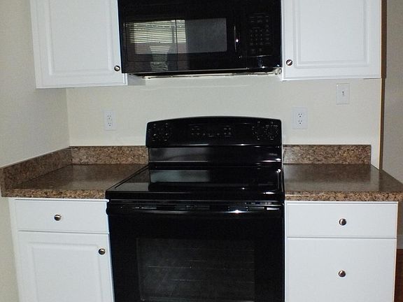3rd image of 2038 Monument Ave #A