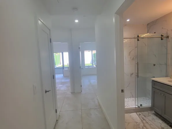 2041 Strauss Street image 13 of 40