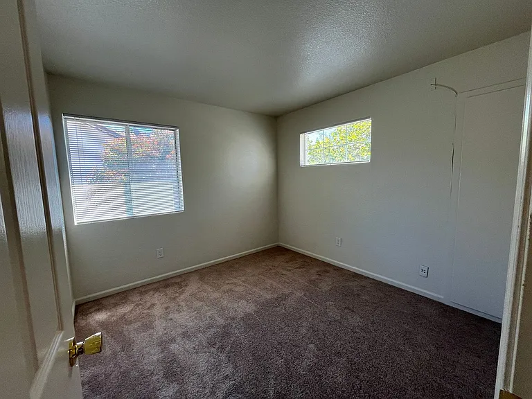 2821 Babson Dr — Photo 8