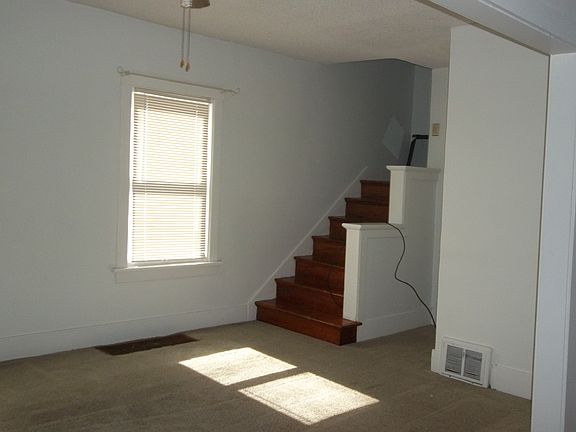 4th image of 1014 Johnson St