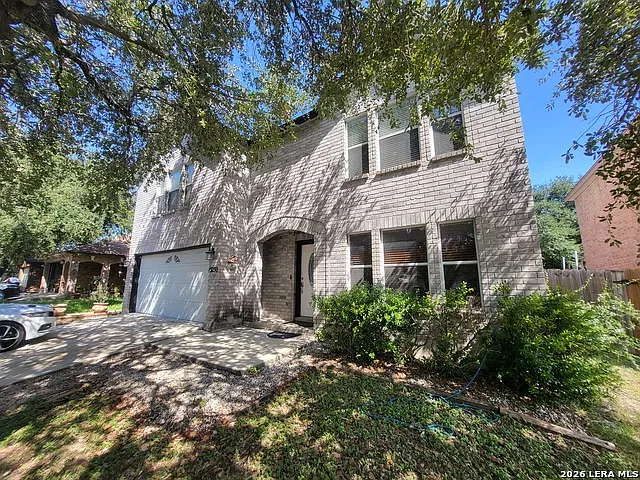 4 bed, 2.5 bath, 2856 sqft, $2,500 — Photo 2