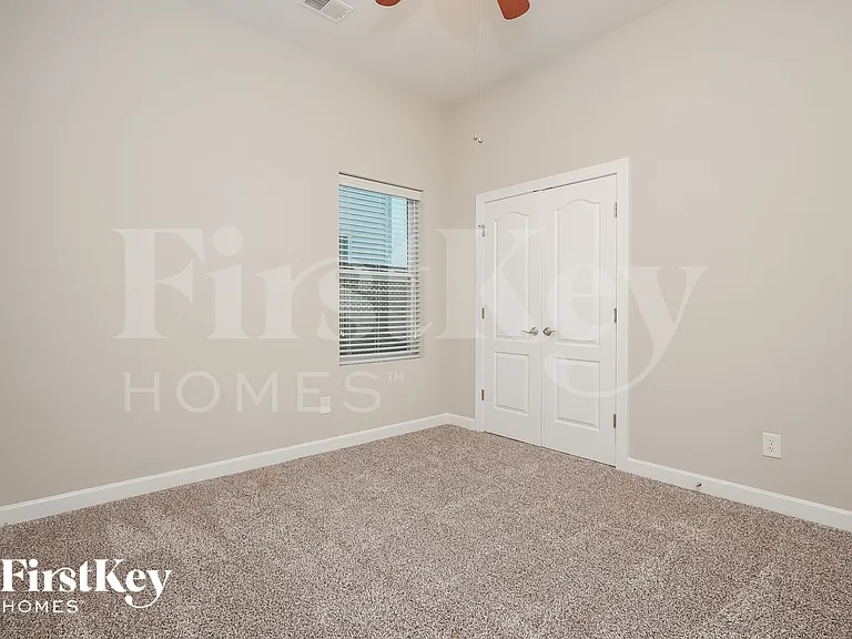 215 Topsaw Ln — Photo 10