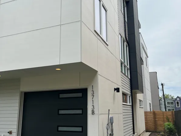 13713 35th Ave NE #B, Seattle, WA 98125