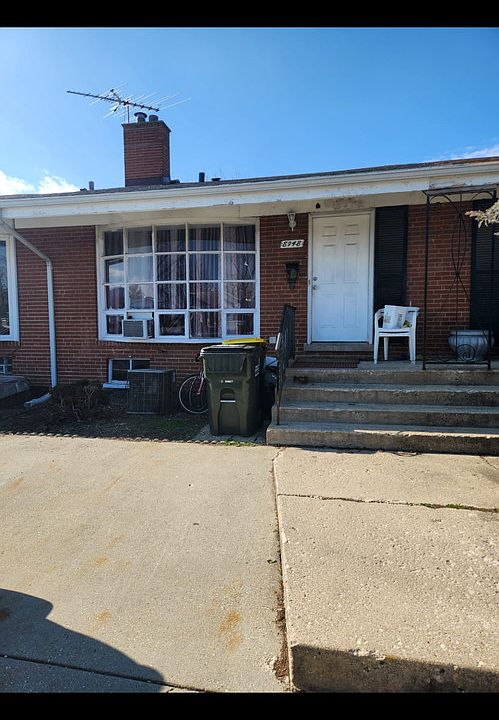 1st image of 8948 Robin Dr