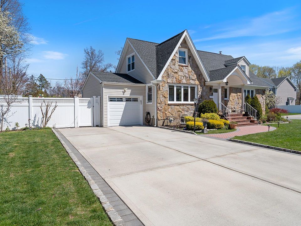 1st image of 200 Renison Drive
