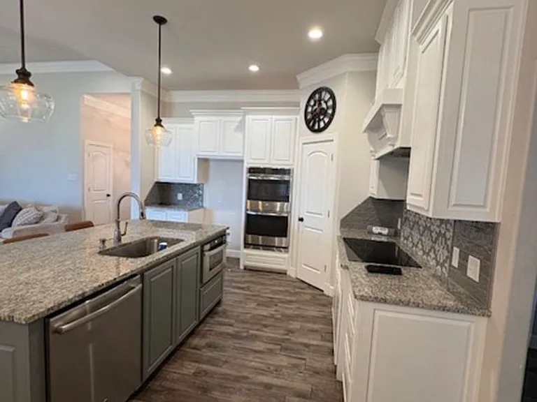 6709 Summerwood Trl — Photo 1