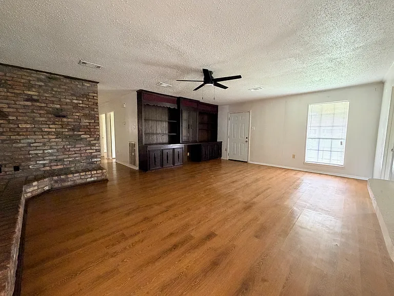 2003 Oak Grove Dr — Photo 11