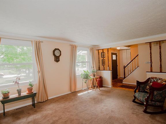 3rd image of 5767 Oakleaf Dr