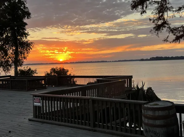 1317 Lake Dr, Hornbeak, TN 38232