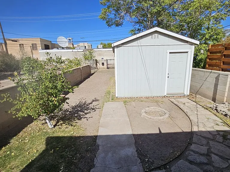 317 Hazeldine Ave SW — Photo 22