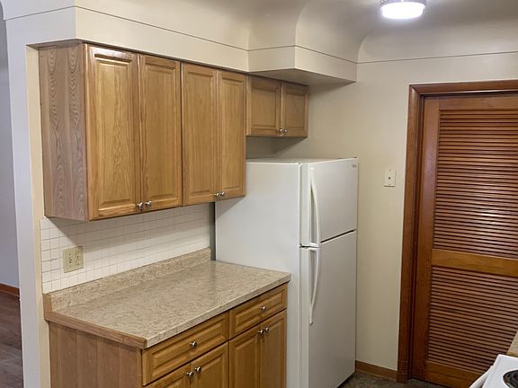 4th image of 2525 Electric Ave