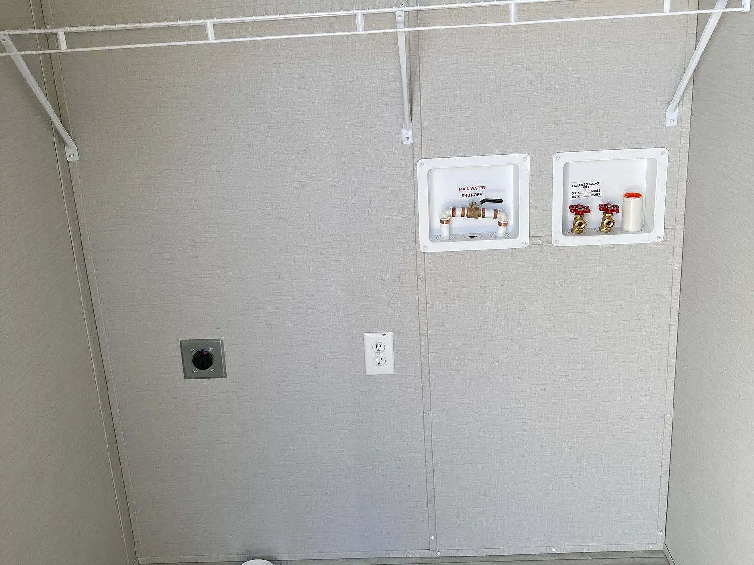 3 bed, 1100 sqft, $2,200 — Photo 3