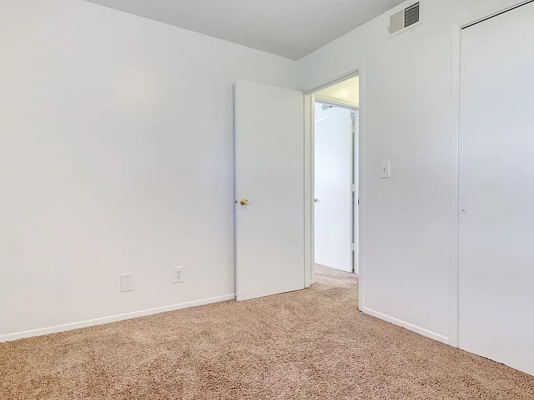 Lakewood Terrace Apartments — Photo 9