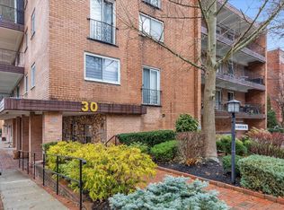 30 Barstow Road #3A, Great Neck, NY 11021