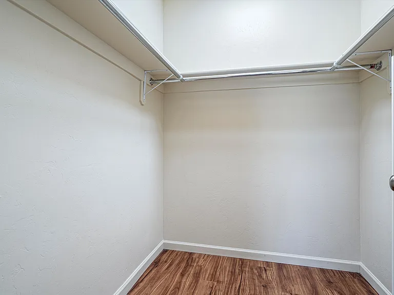 311 N Hillside Dr — Photo 12