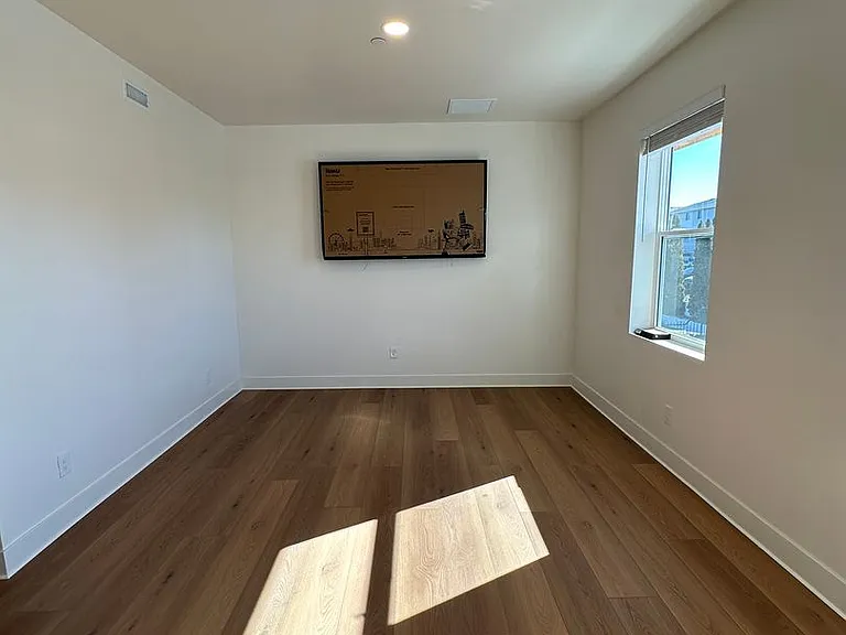 H431OL — Photo 24
