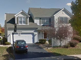 494 Humphreys Ln, Aurora, IL 60504