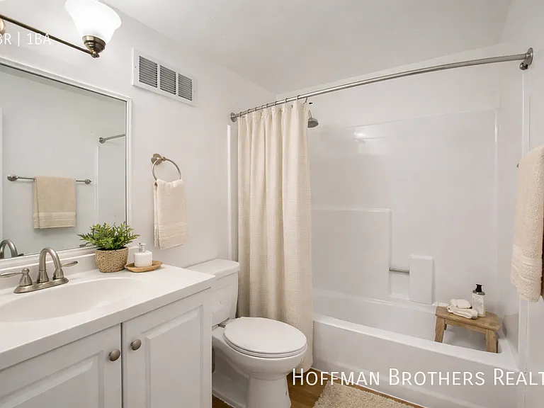 2485 Sawtelle Blvd #107 — Photo 3