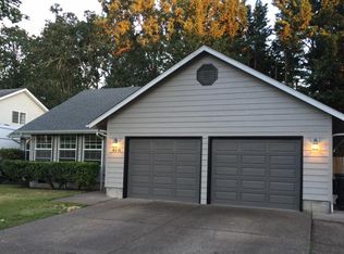 6815 D St, Springfield, OR 97478