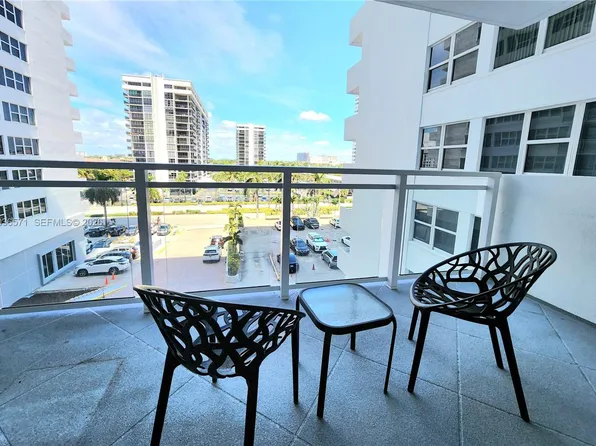 2030 S Ocean Dr, Hallandale Beach, FL