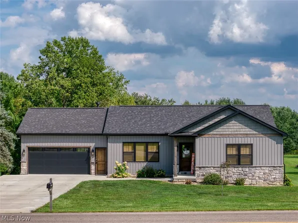 5272 California Ave, Louisville, OH 44641