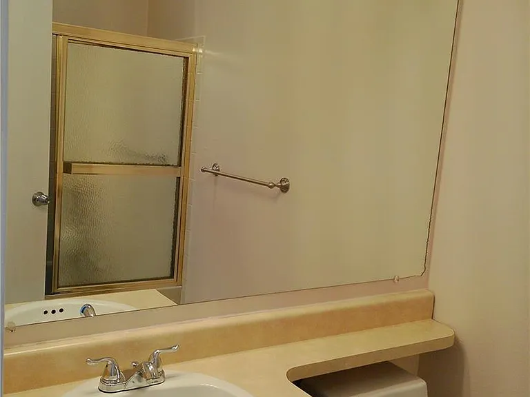 6815 Ravencrest Dr — Photo 20