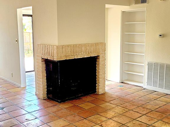 2nd image of 1651 S Juniper St Unit 263