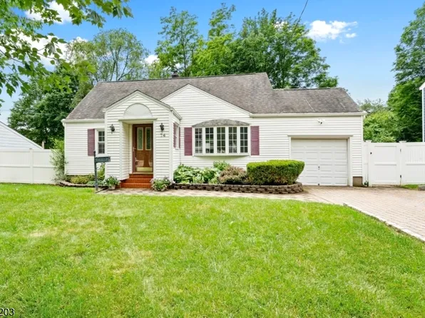 74 Glenbrook Rd, Morris Plains Boro, NJ 07950