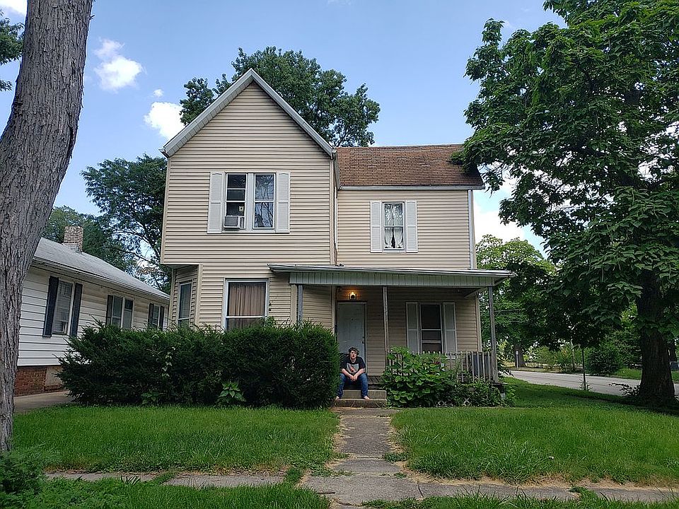 1st image of 1832 S 7th St